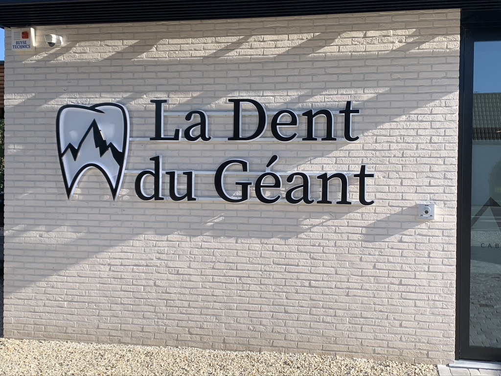 Enseigne extérieure en relief La Dent du Géant