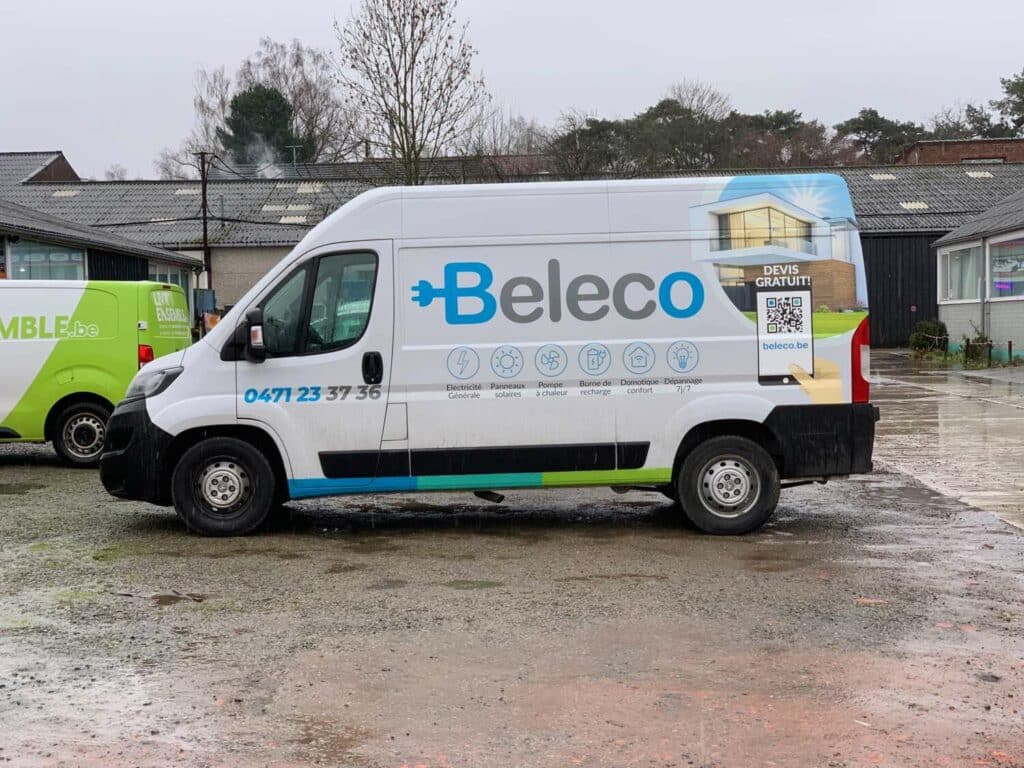Lettrage publicitaire du véhicule utilitaire Beleco réalisé par ADLCOM